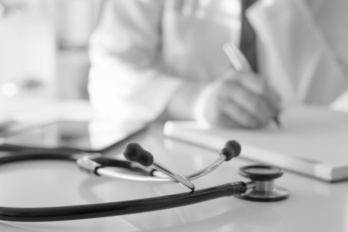 stethoscope-and-doctor-dpc-nashville Image of a stethoscope
